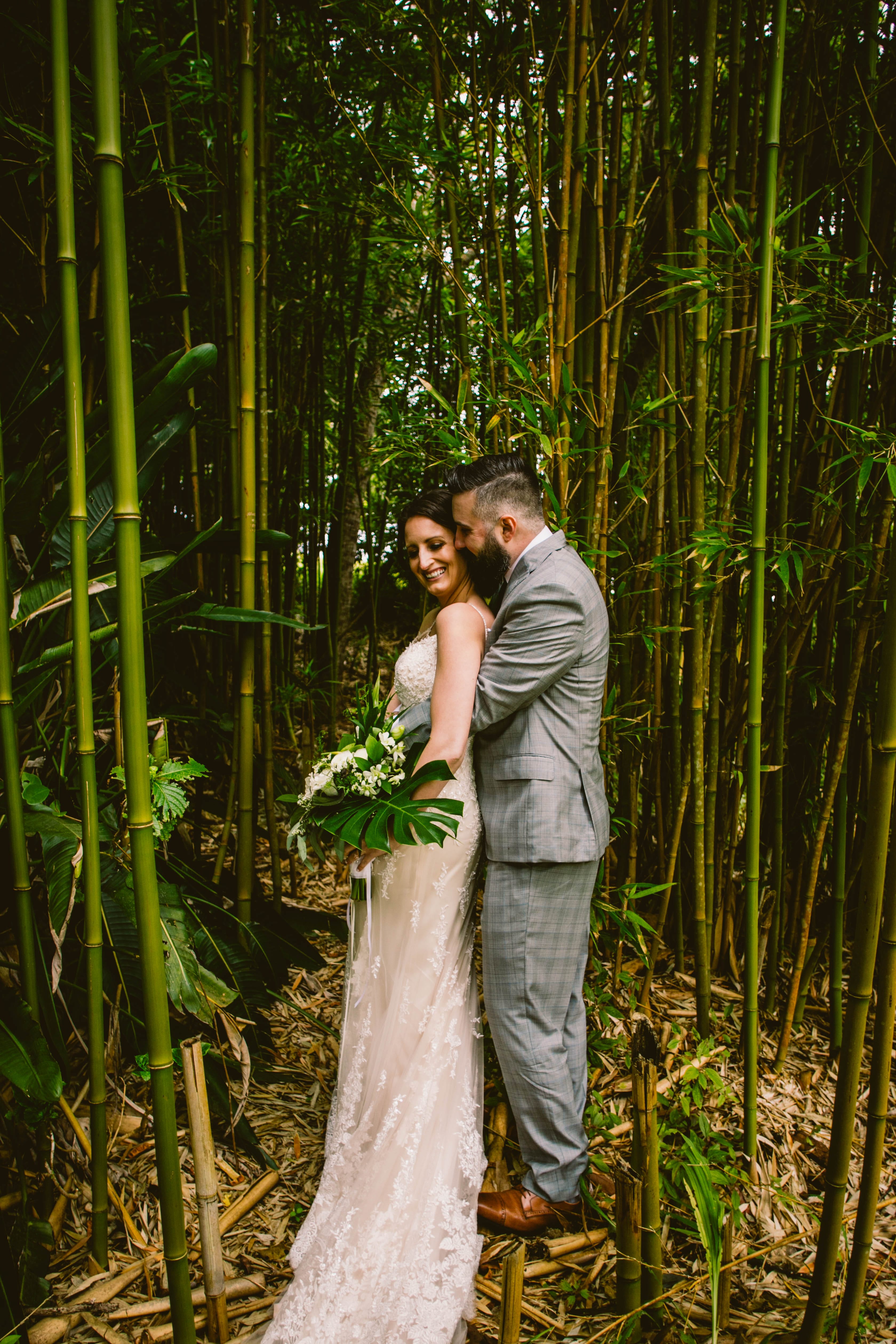 Hawaii Destination Elopement: Stunning Inspiration & Bridal Tips