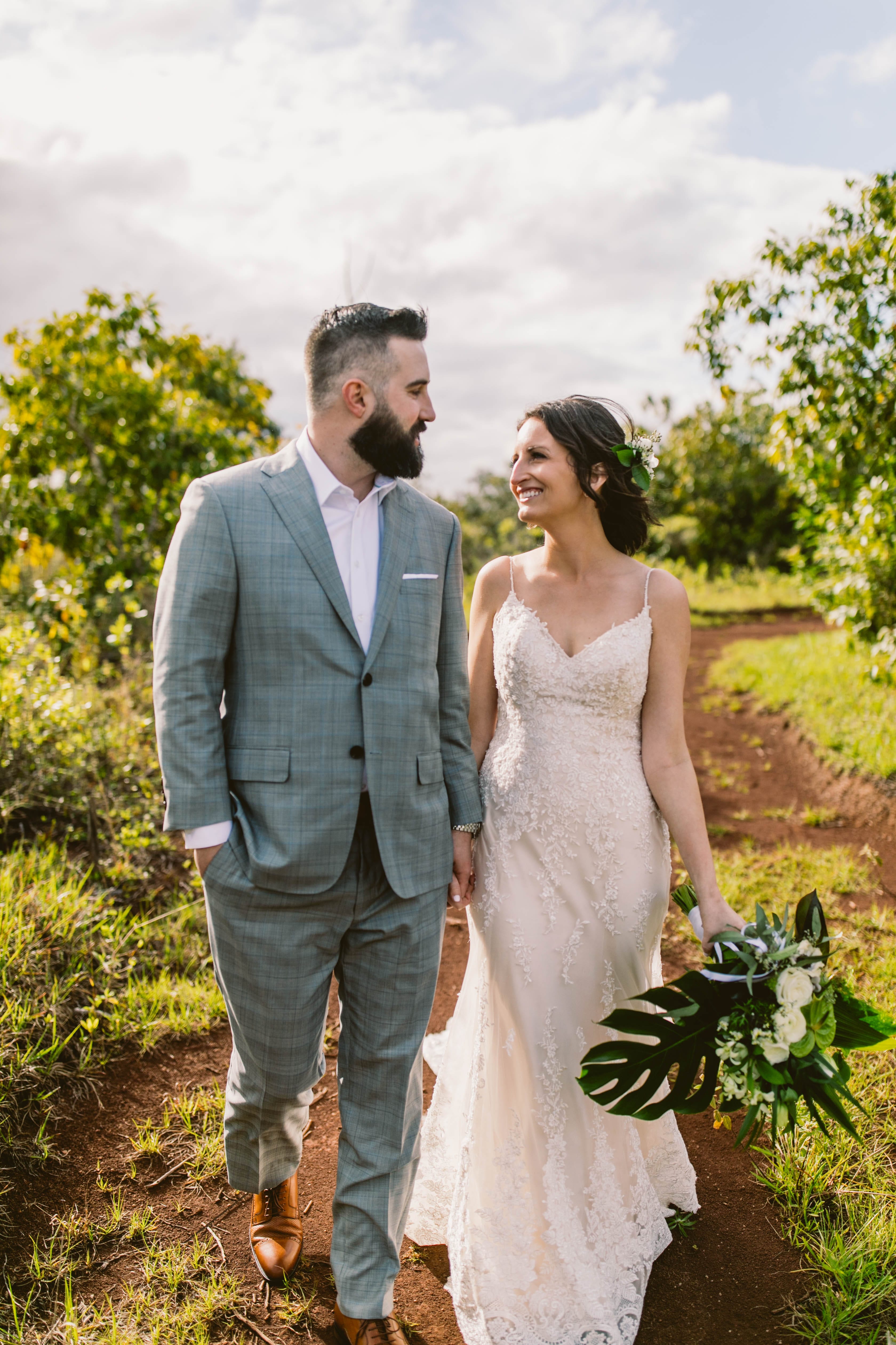 Hawaii Destination Elopement: Stunning Inspiration & Bridal Tips