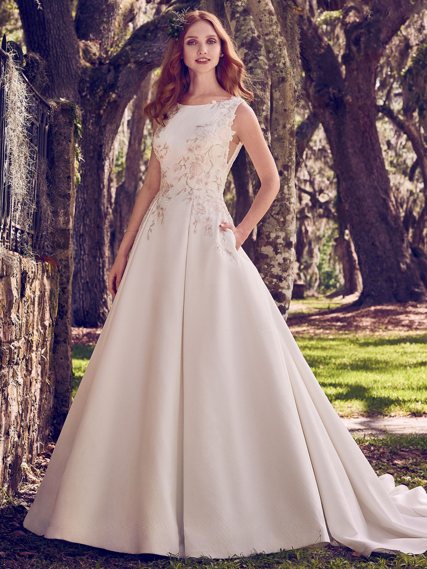 Colorful Wedding Dresses: Unique Styles for the Modern Bride