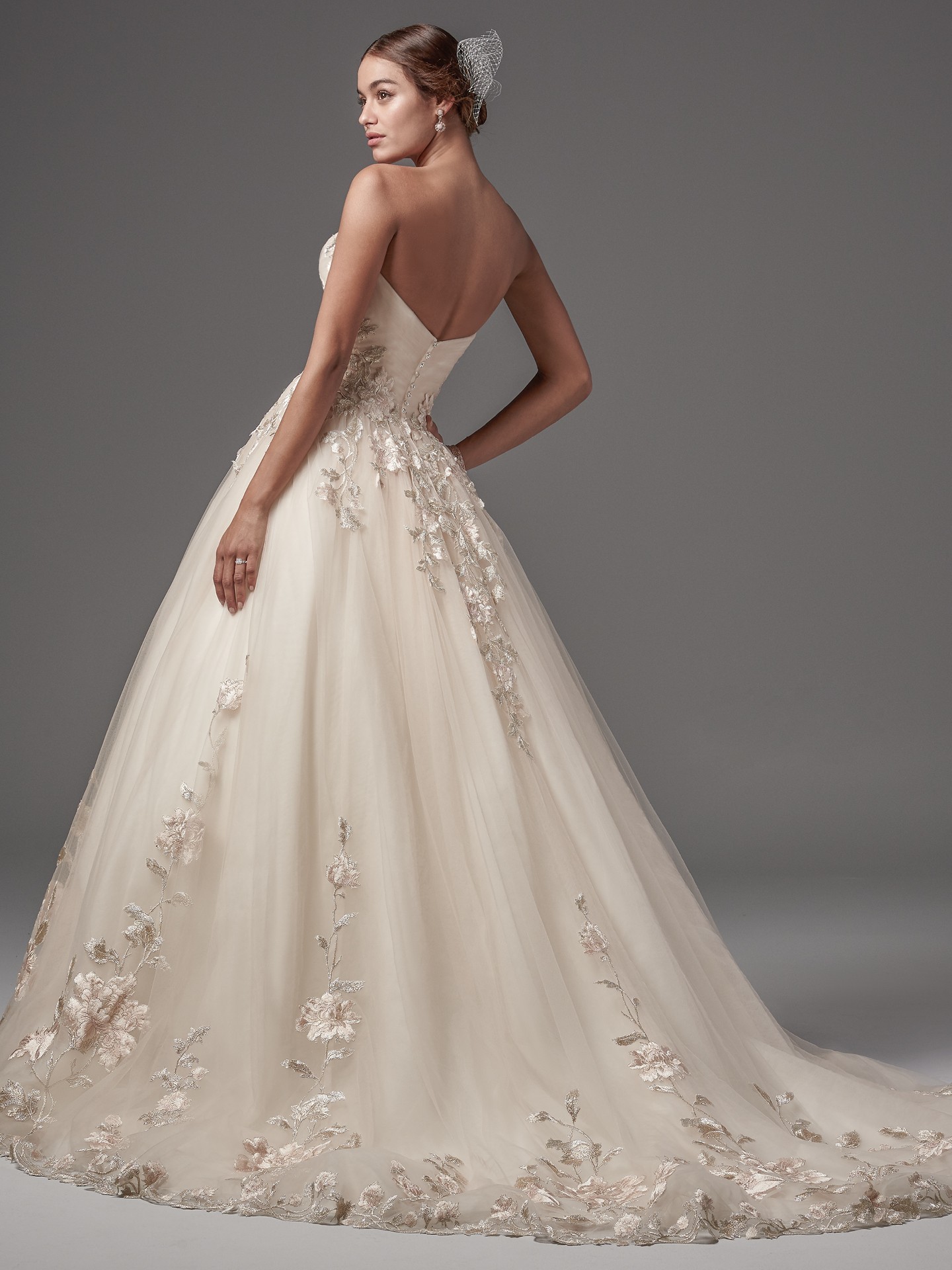 Colorful Wedding Dresses: Unique Styles for the Modern Bride