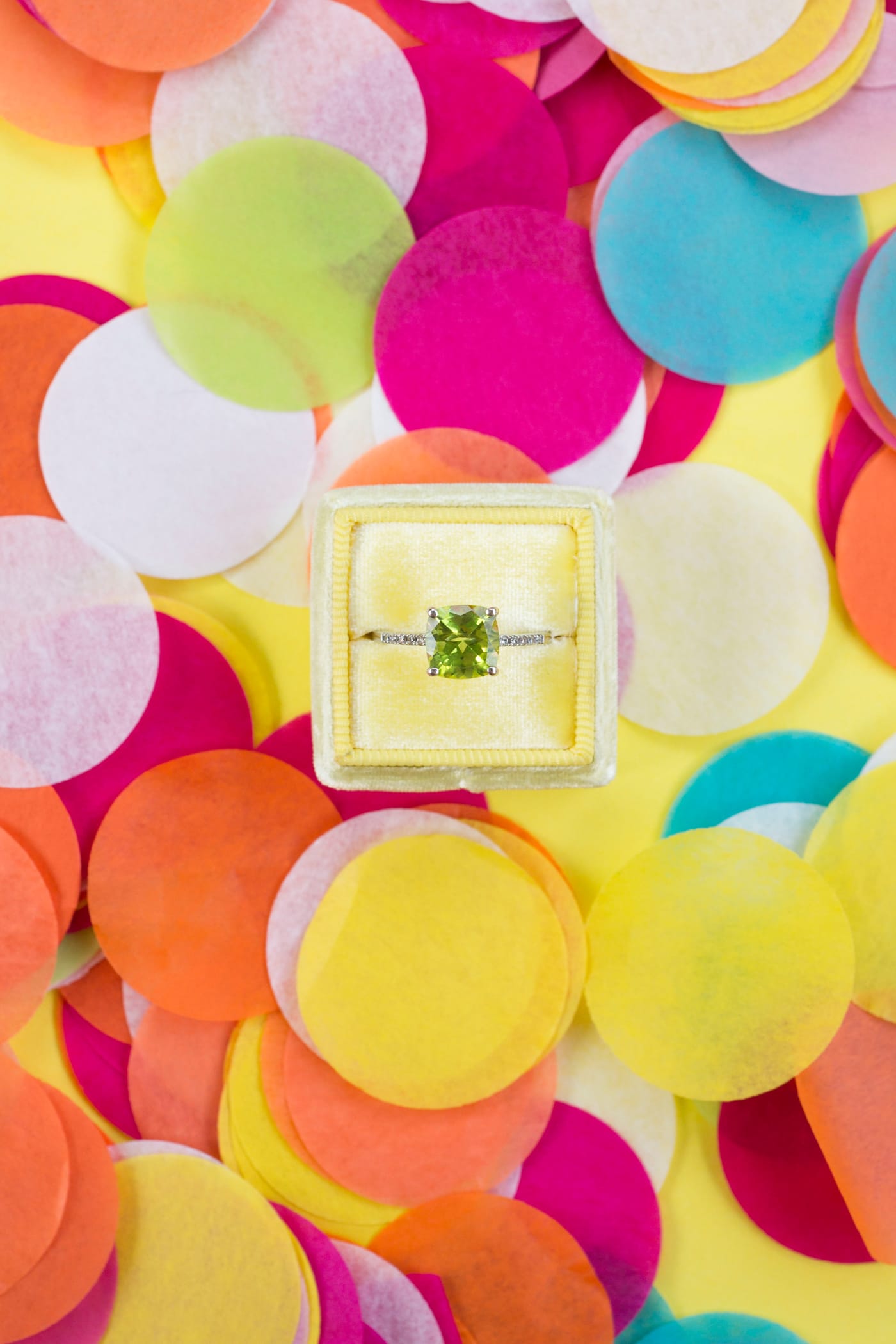 Confetti Wedding Styled Shoot: Vibrant & Modern Wedding Inspiration