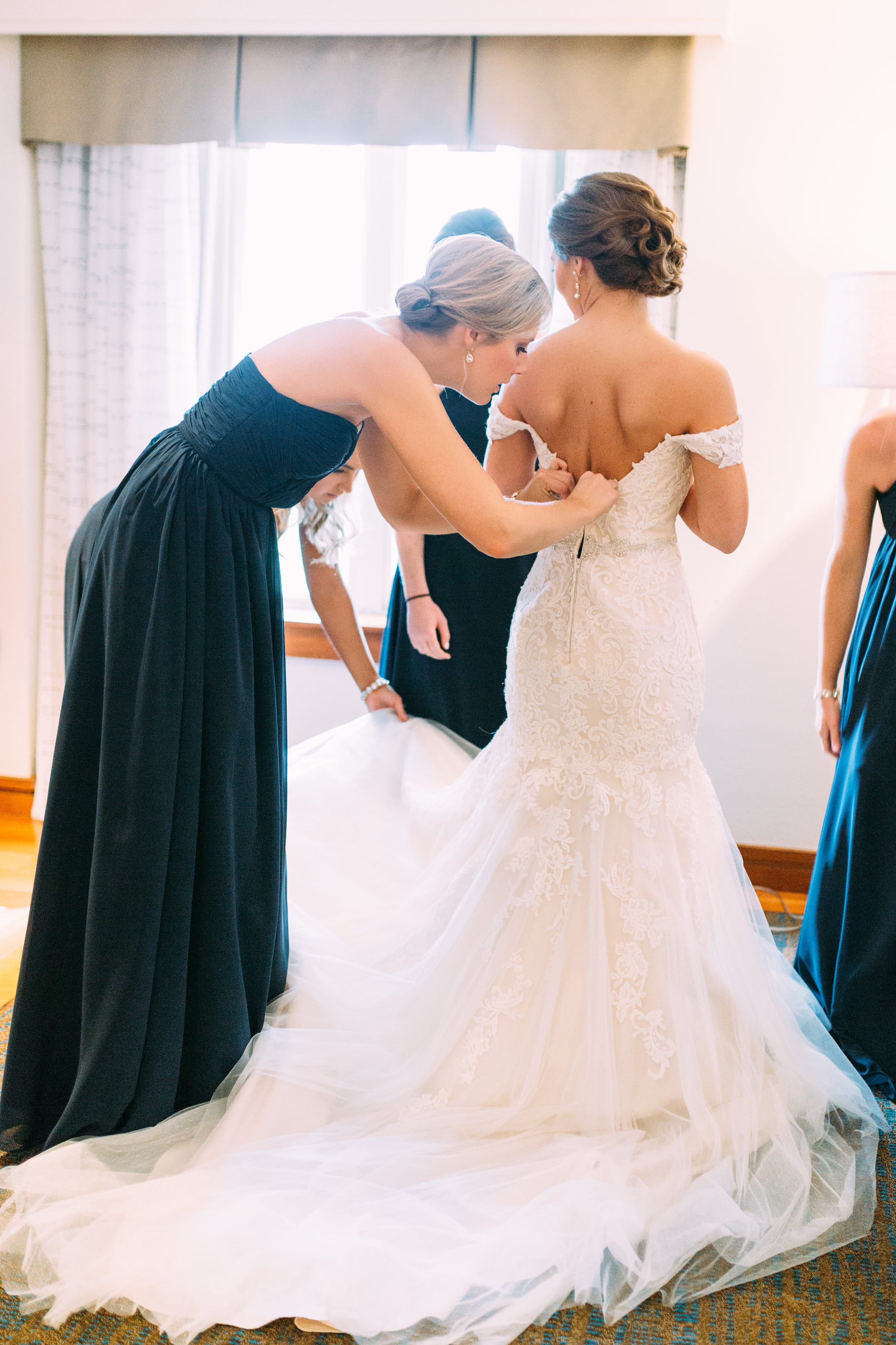 Cozy Fall Wedding: Bringing Romance & Fun to Life