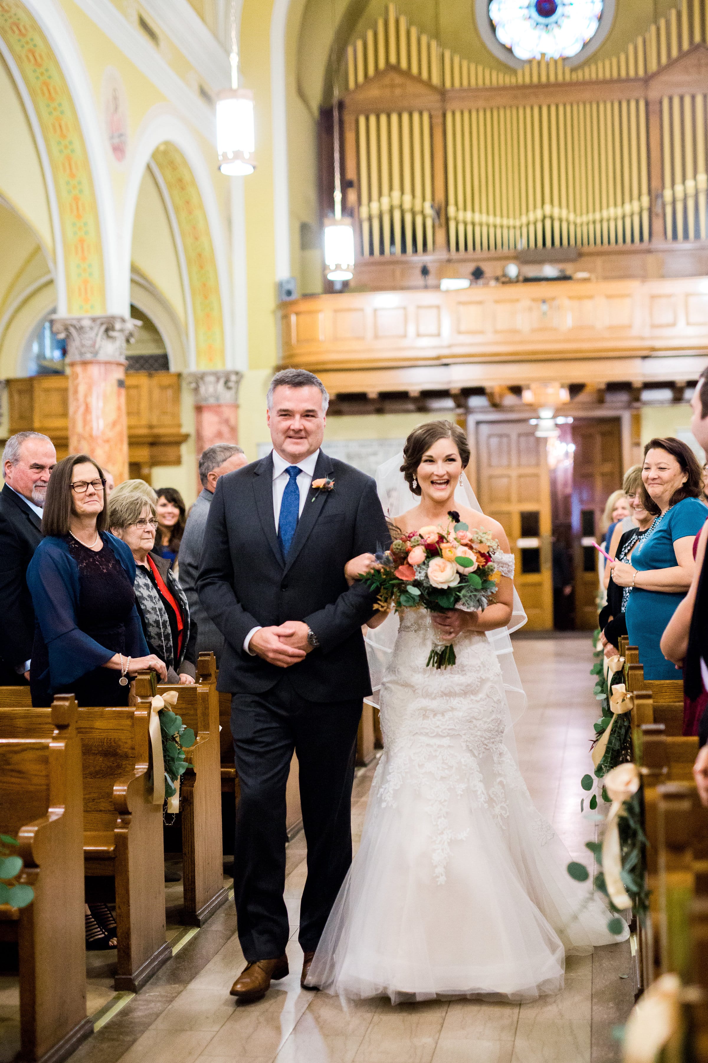 Cozy Fall Wedding: Bringing Romance & Fun to Life