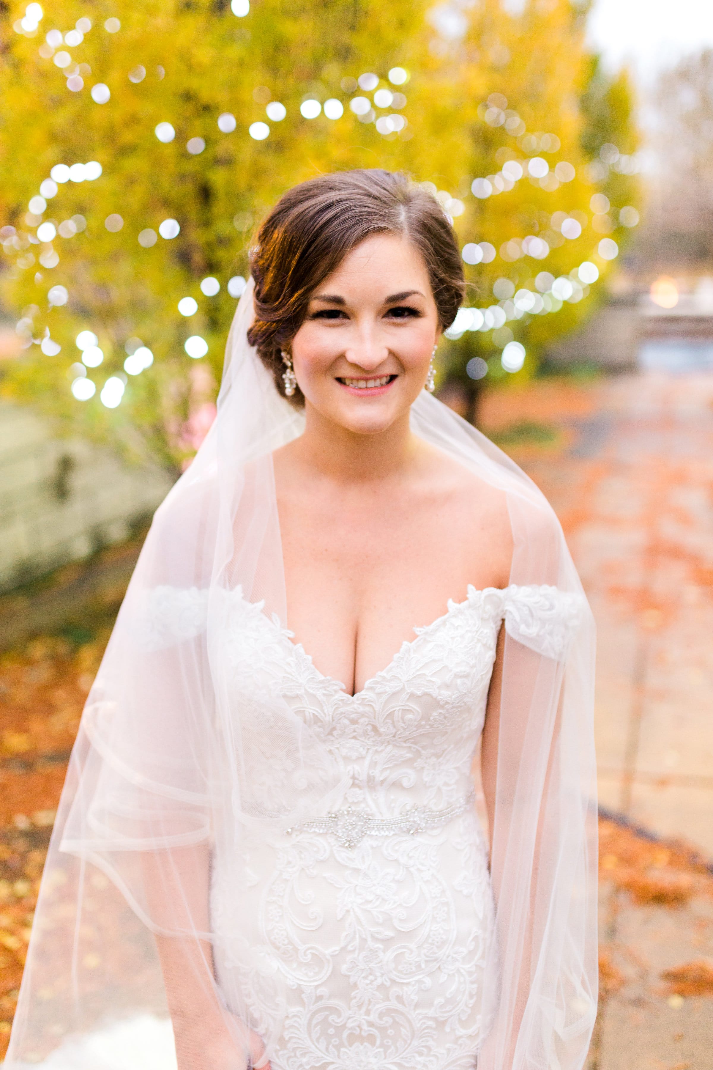 Cozy Fall Wedding: Bringing Romance & Fun to Life