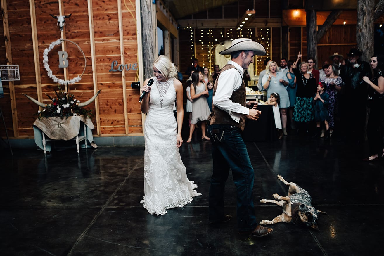 Lakeside Rustic Wedding Inspiration | Country Chic Details