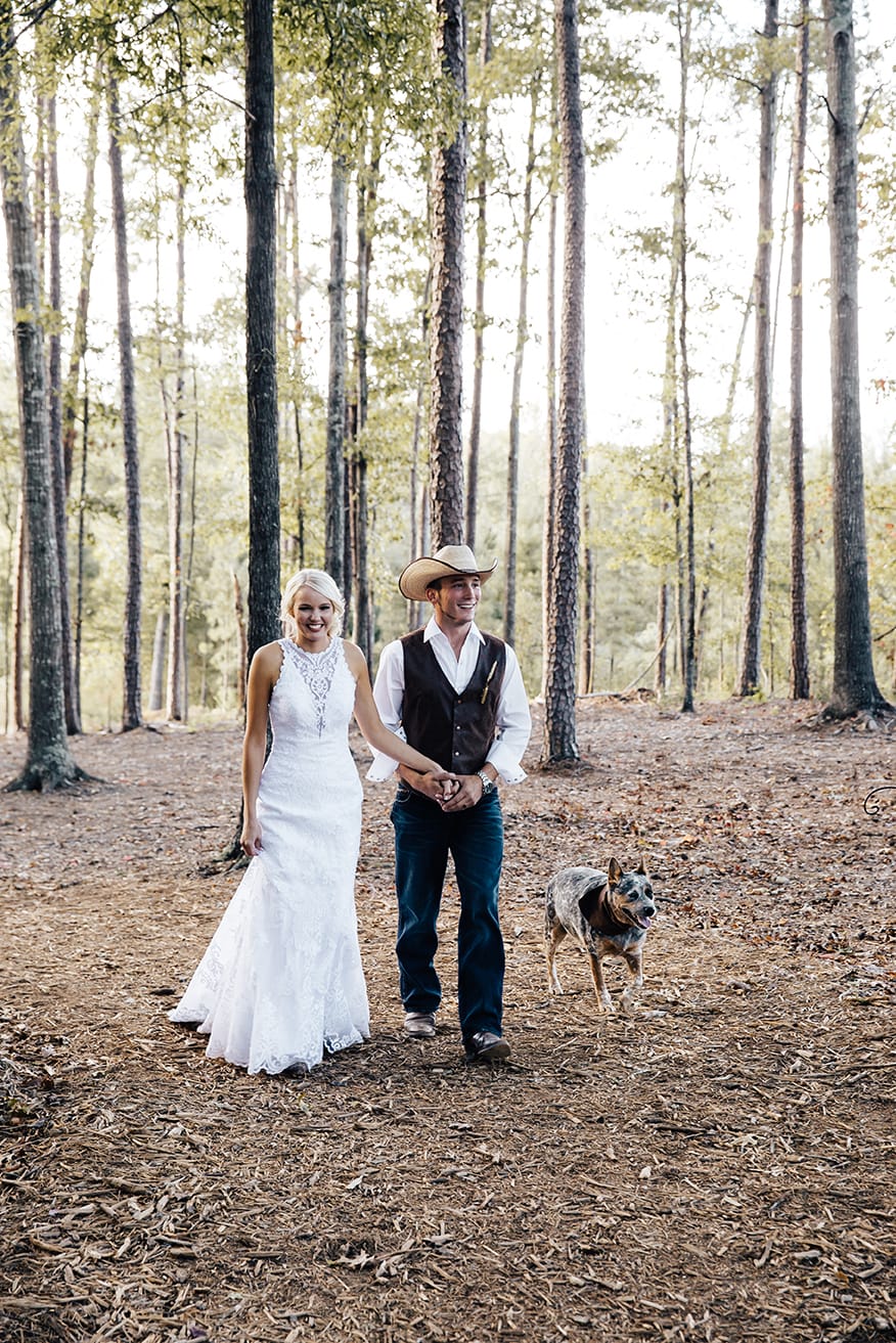 Lakeside Rustic Wedding Inspiration | Country Chic Details
