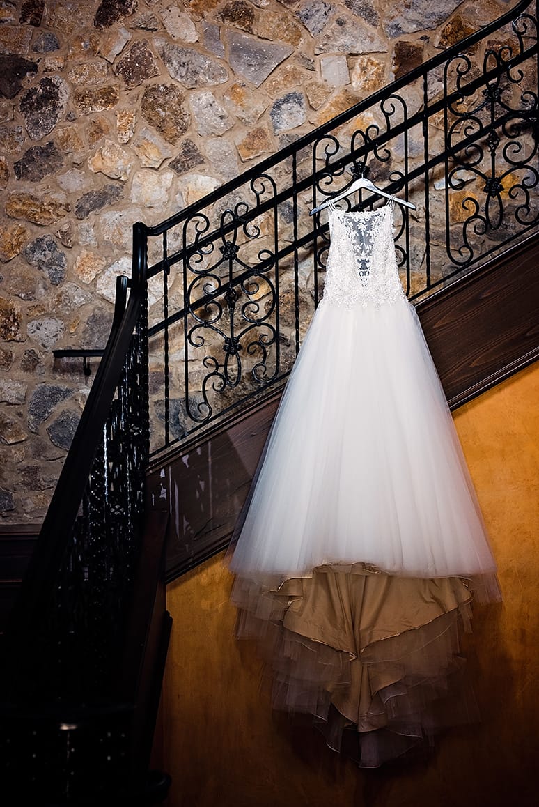 Elegant Country Club Wedding: Modern Princess Bridal Look