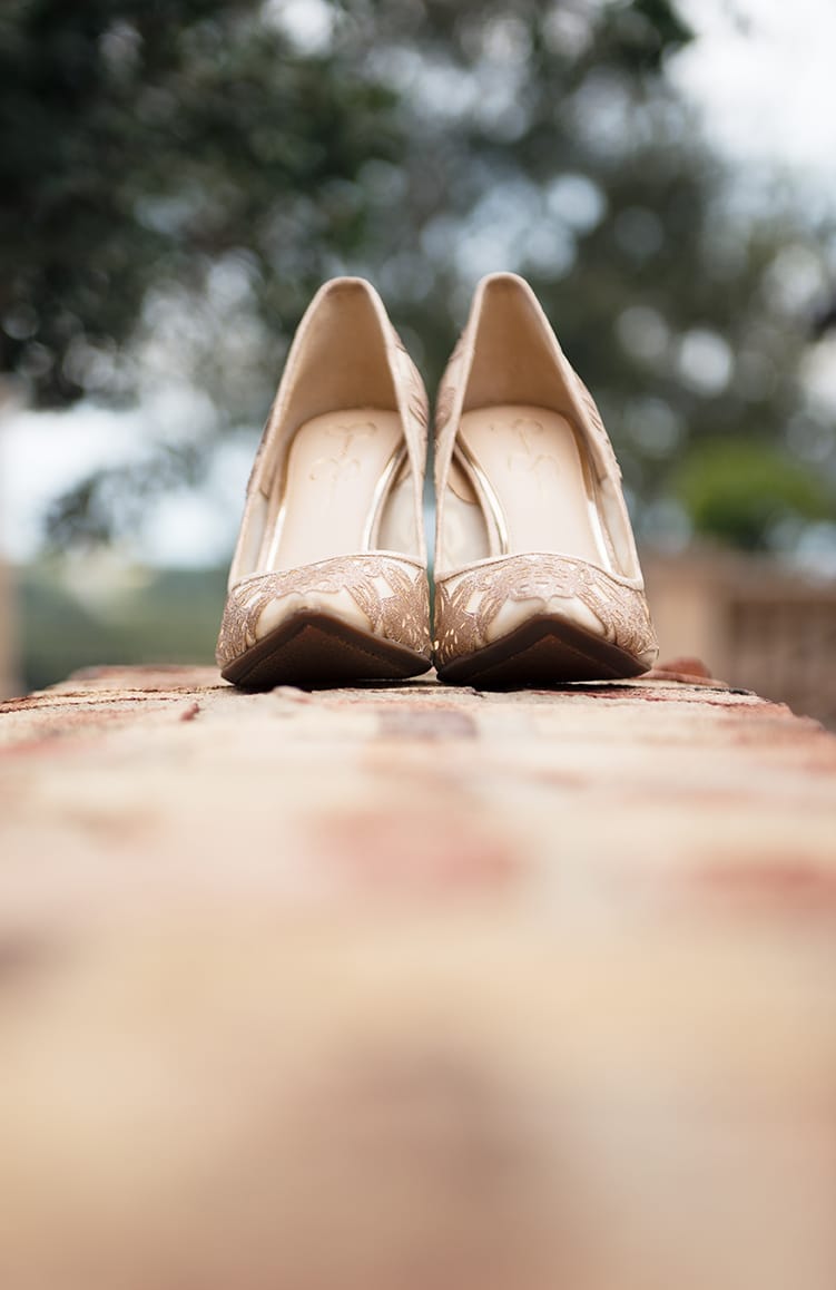 Elegant Country Club Wedding: Modern Princess Bridal Look