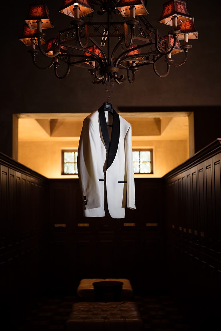 Elegant Country Club Wedding: Modern Princess Bridal Look