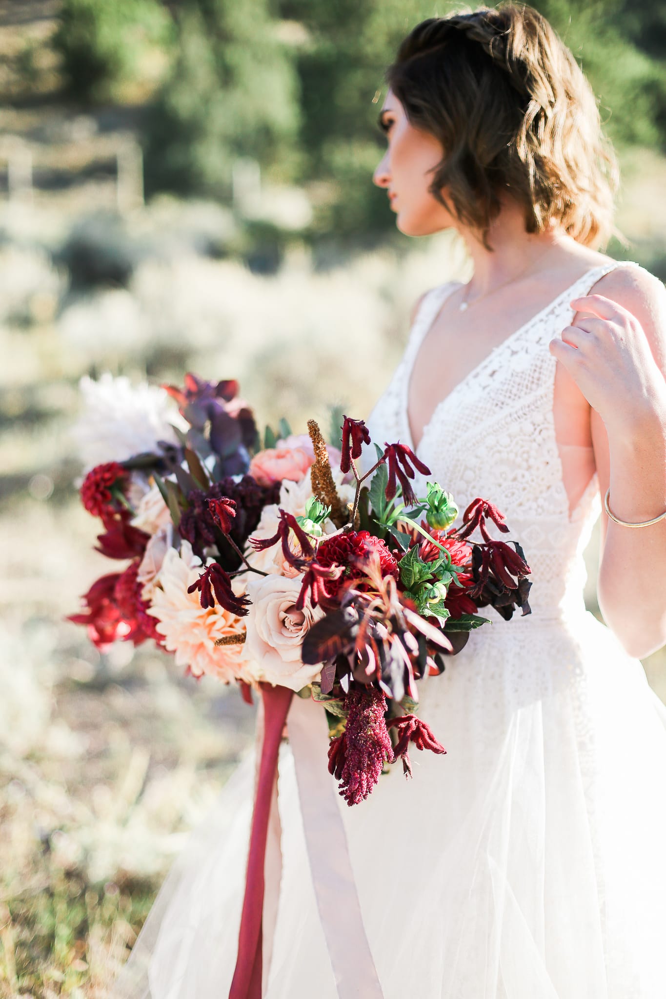 Boho Lakeside Elopement: Wedding Inspiration & Chic Details