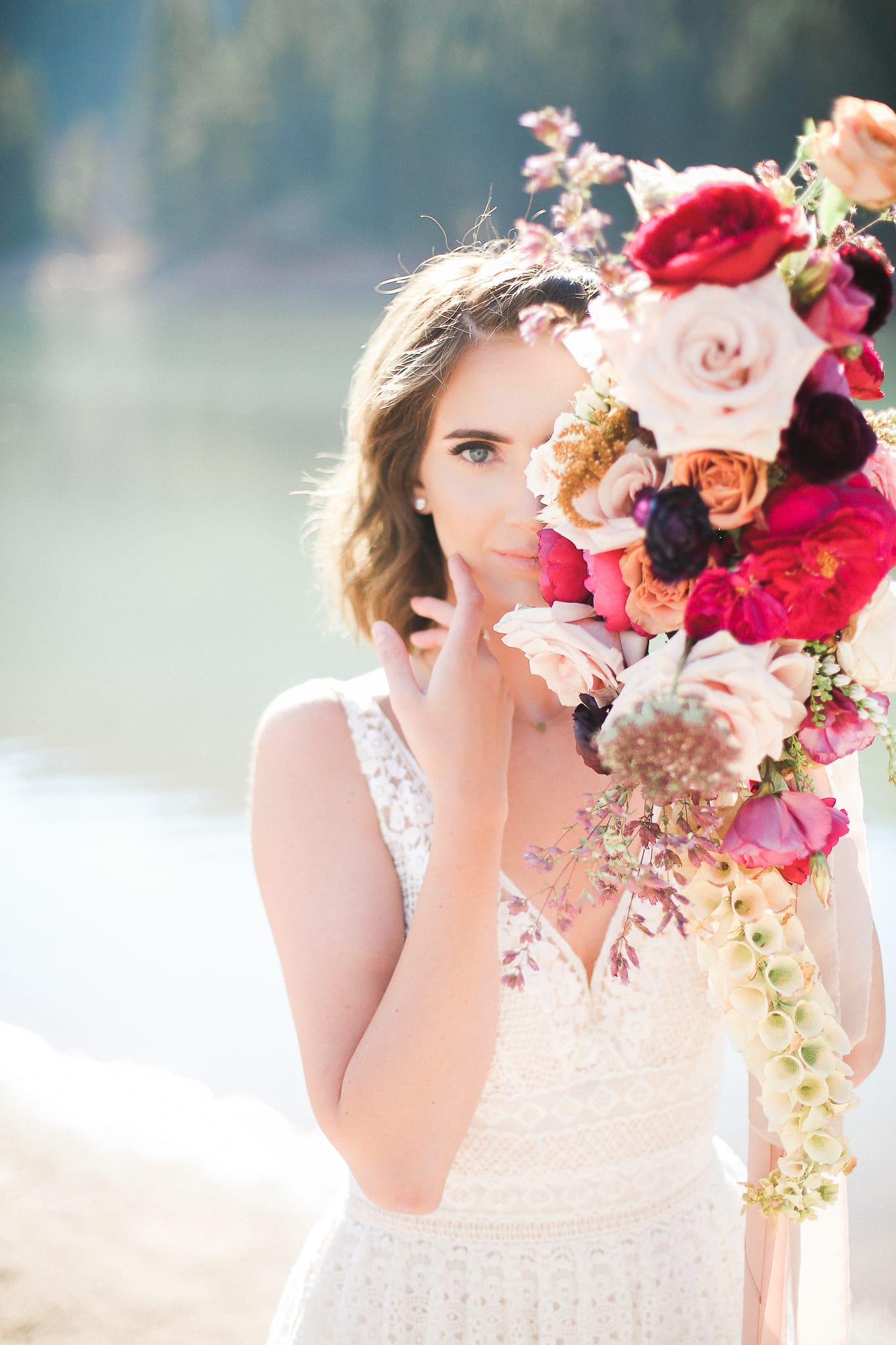 Boho Lakeside Elopement: Wedding Inspiration & Chic Details