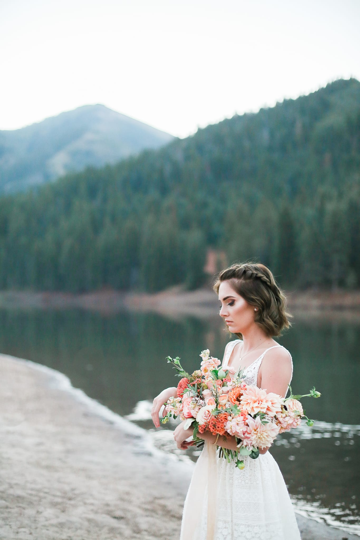 Boho Lakeside Elopement: Wedding Inspiration & Chic Details