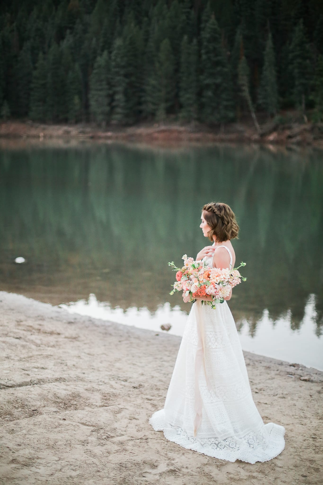 Boho Lakeside Elopement: Wedding Inspiration & Chic Details