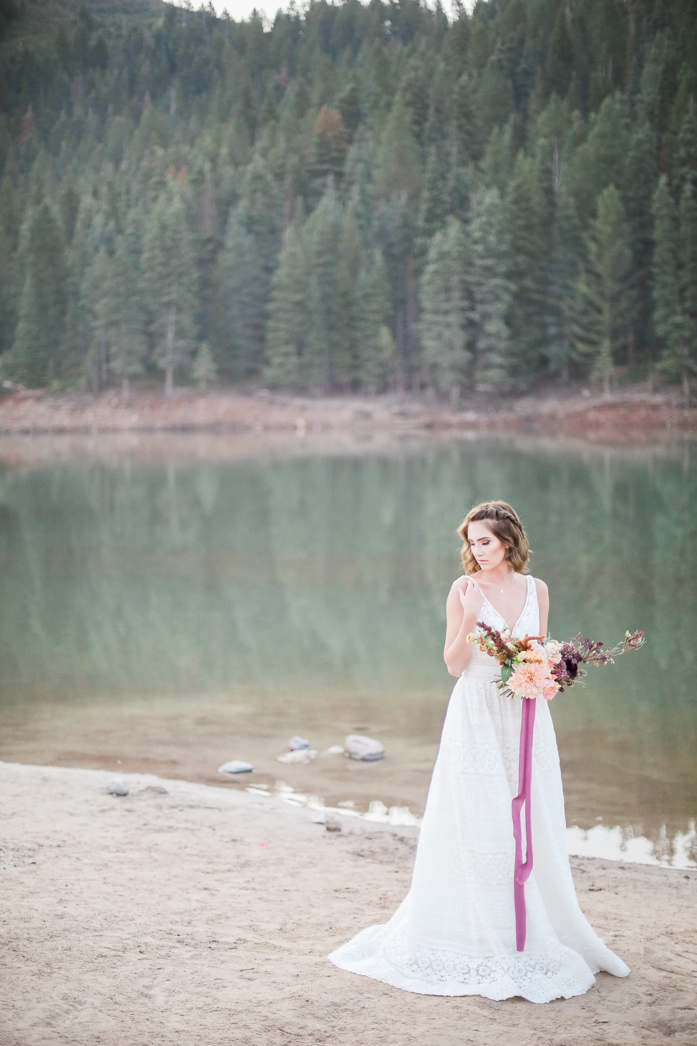 Boho Lakeside Elopement: Wedding Inspiration & Chic Details