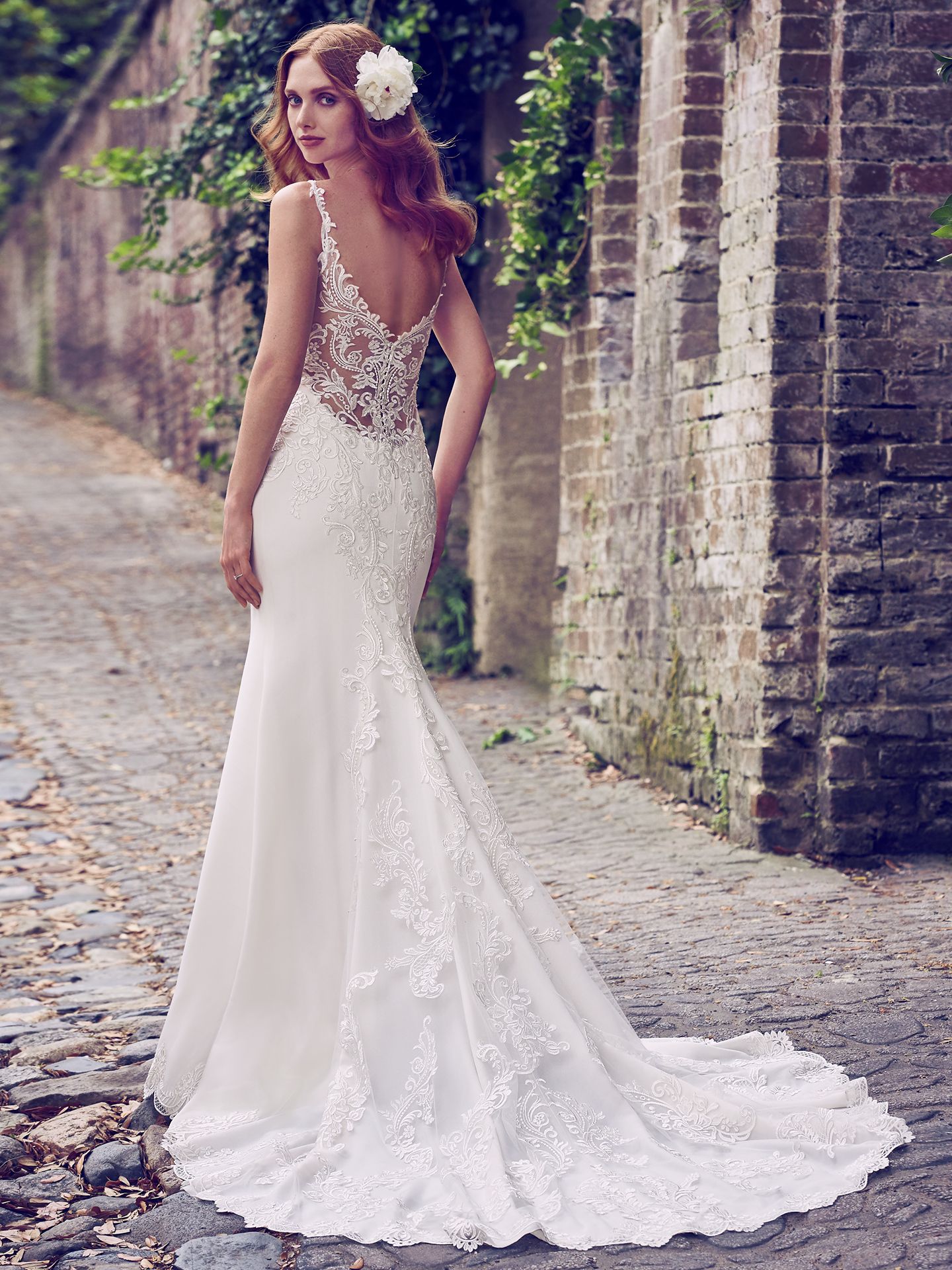 2018 Wedding Dress Trends: Romantic & Modern Bridal Styles