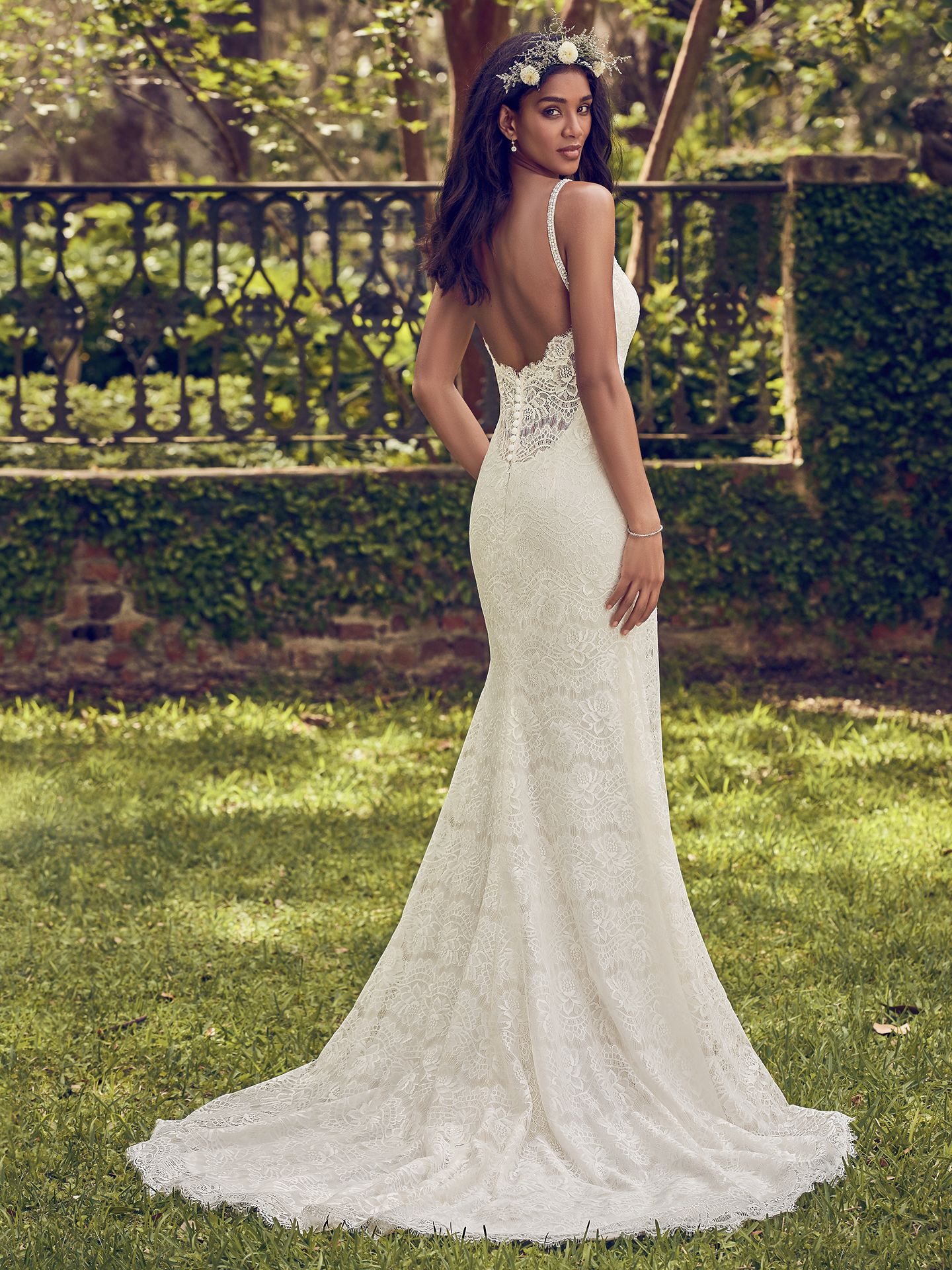 2018 Wedding Dress Trends: Romantic & Modern Bridal Styles