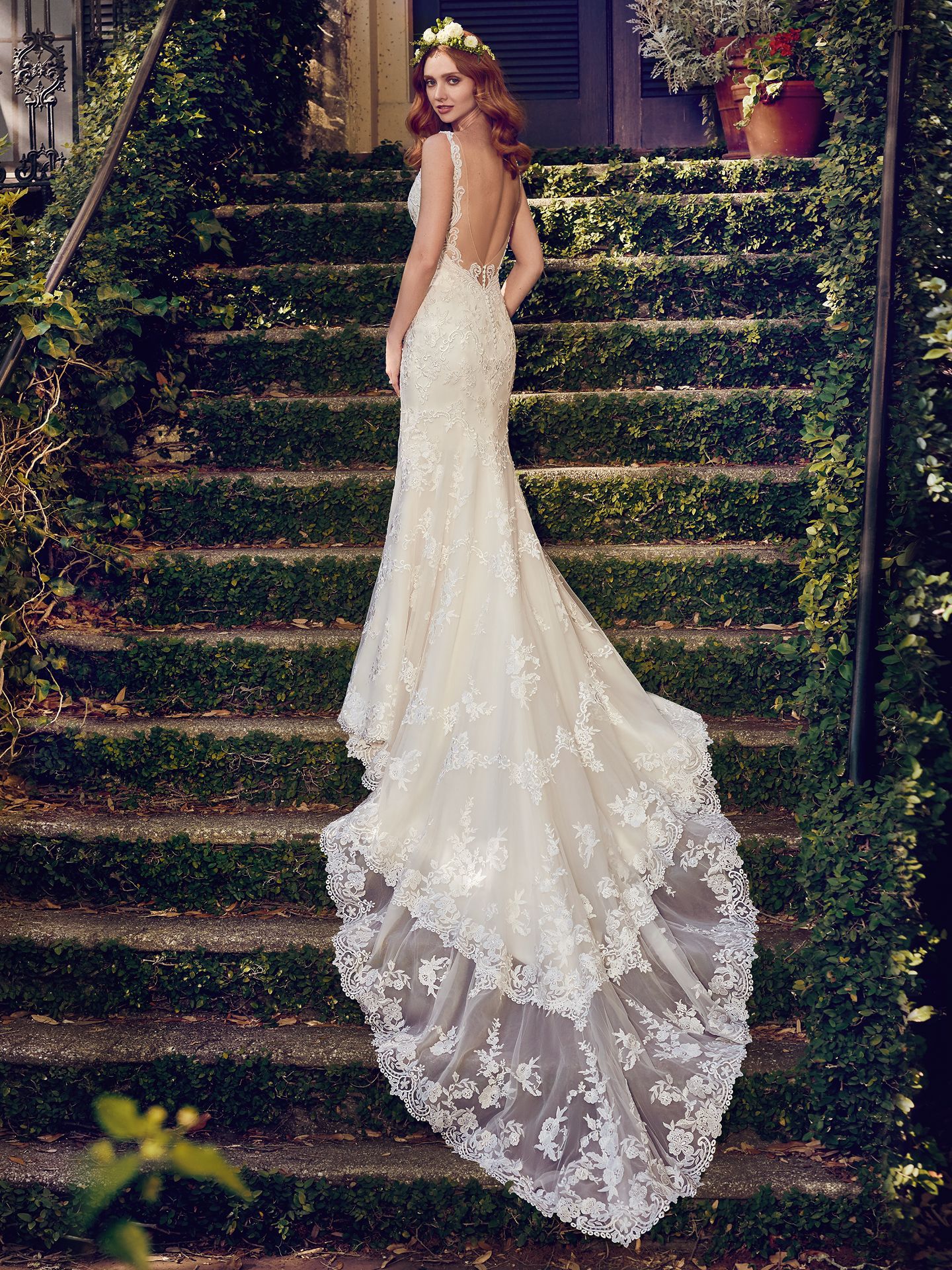 2018 Wedding Dress Trends: Romantic & Modern Bridal Styles