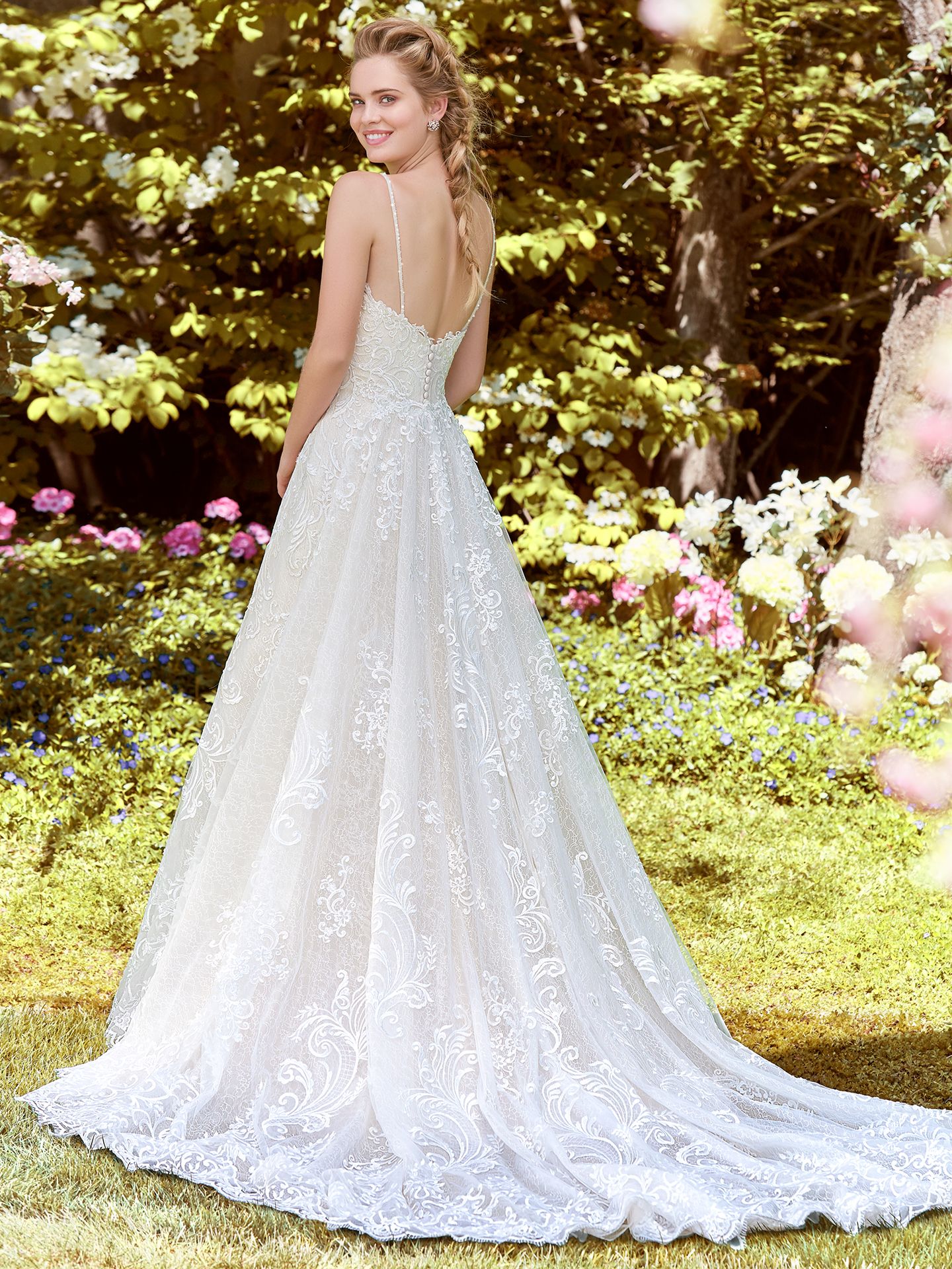 2018 Wedding Dress Trends: Romantic & Modern Bridal Styles