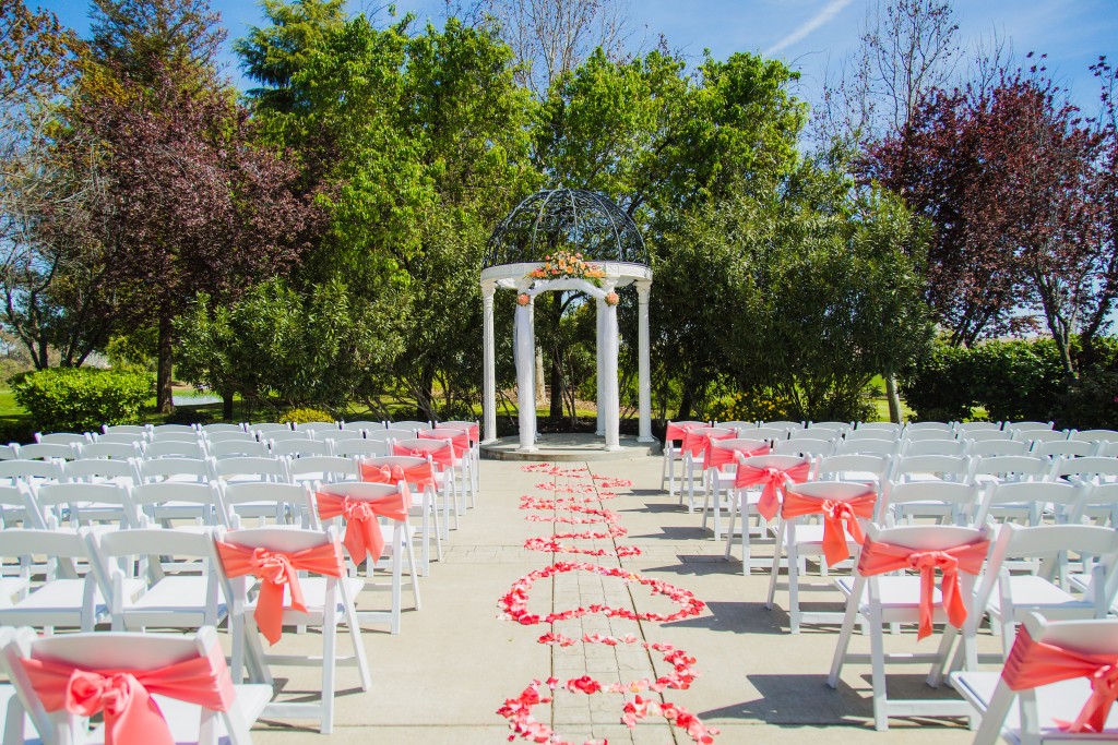 Wedding Save-the-Date Guide: Planning for Your Guests