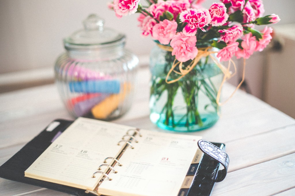Efficient Wedding Planning: Time-Saving Strategies for Busy Couples