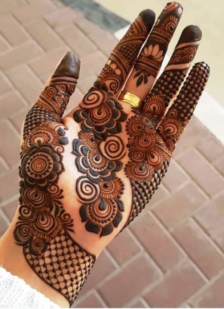 8 Popular Mehndi Designs for Weddings & Festivals | [Year]