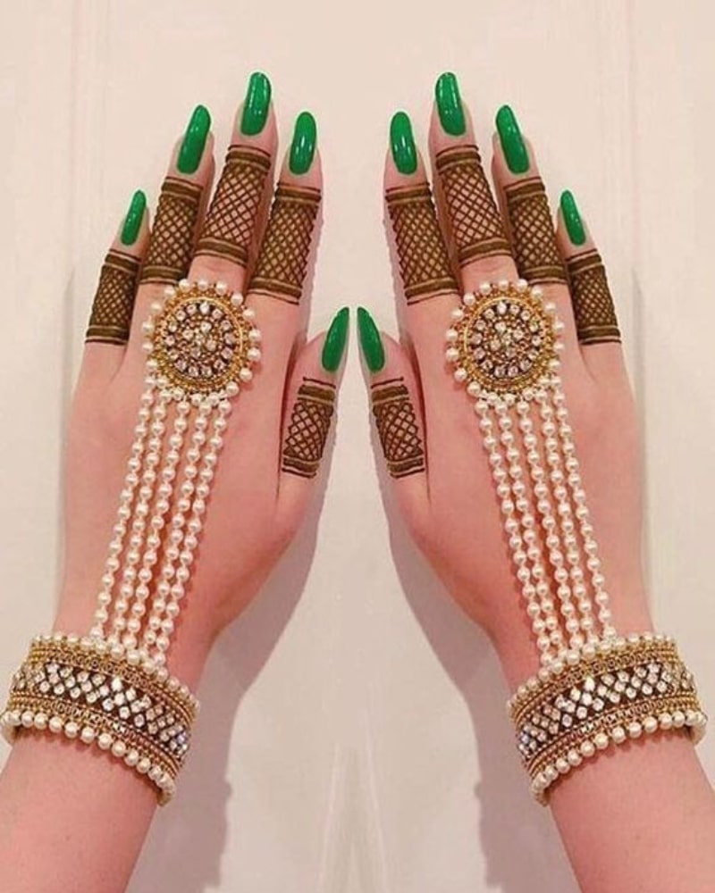 Latest Finger Mehndi Designs: 9 Unique & Trending Styles
