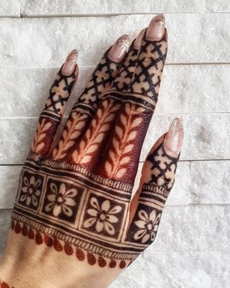 Latest Finger Mehndi Designs: 9 Unique & Trending Styles