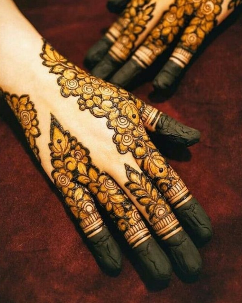 Latest Finger Mehndi Designs: 9 Unique & Trending Styles