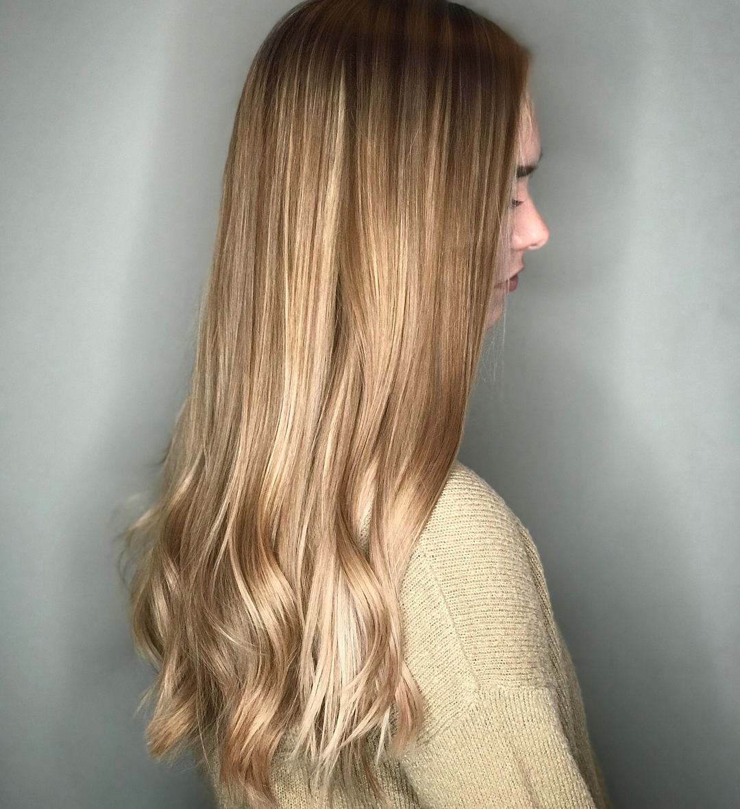 Hair Gloss vs. Glaze: Which Treatment Restores Shine & Health?