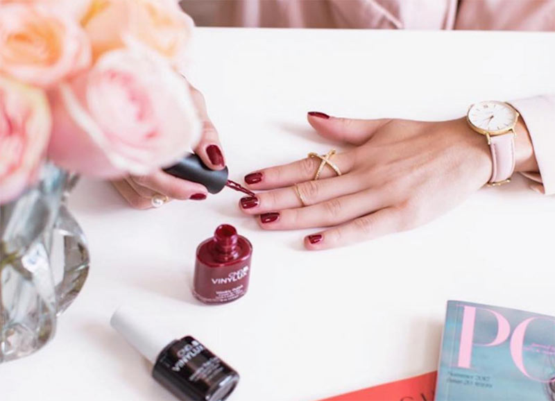 Shellac Nails: Benefits, Application & Long-Lasting Manicures
