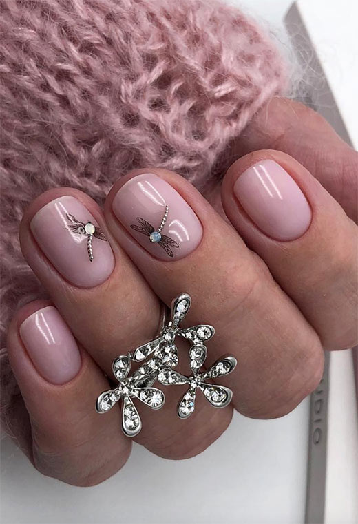 Choosing the Perfect Nail Shape: A Comprehensive Guide (2024)