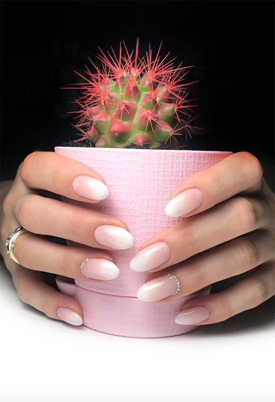 French Manicure vs. American Manicure: A Comprehensive Guide