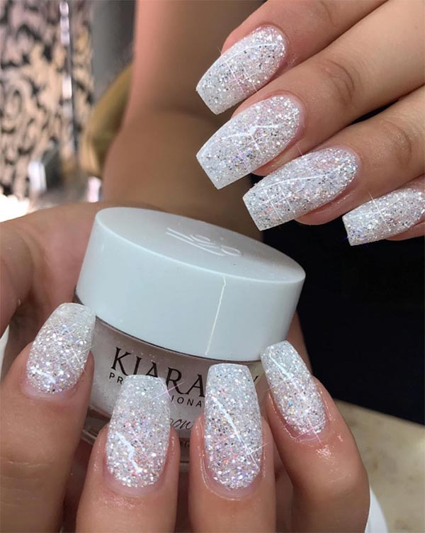 SNS Nails: Dip Powder Manicure – Pros, Cons & What to Expect