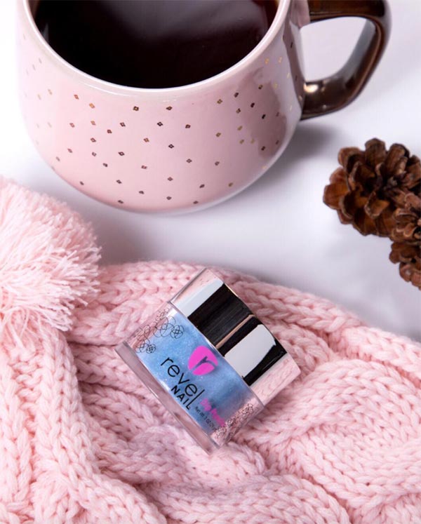 SNS Nails: Dip Powder Manicure – Pros, Cons & What to Expect