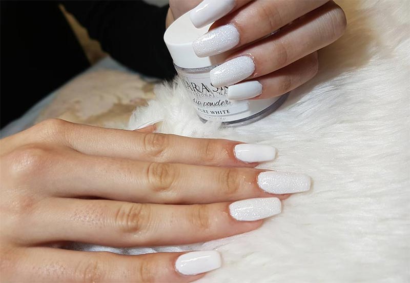 SNS Nails: Dip Powder Manicure – Pros, Cons & What to Expect