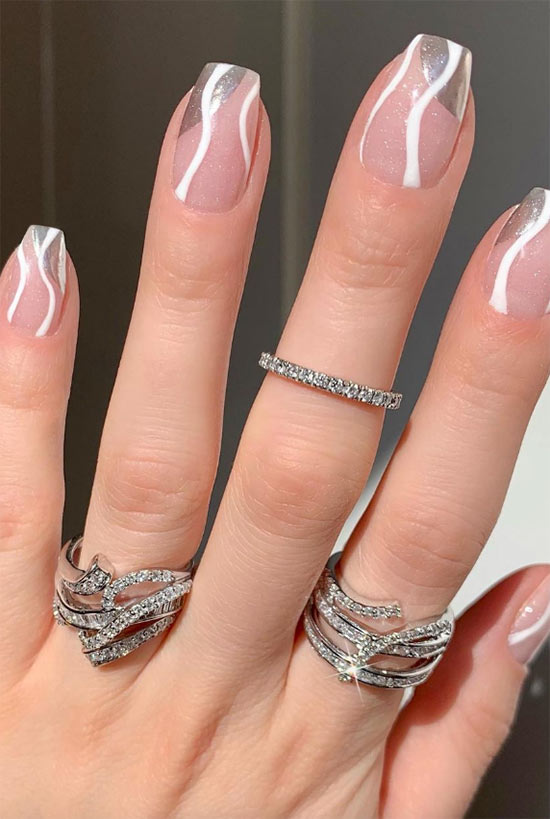 SNS Nails: Dip Powder Manicure – Pros, Cons & What to Expect