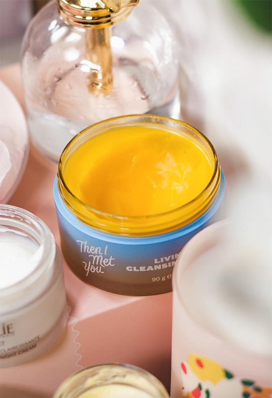 The Ultimate Guide to Korean Skincare: Your Complete AM/PM Routine