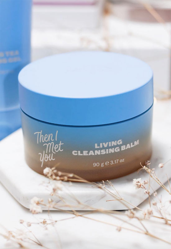 The Ultimate Guide to Korean Skincare: Your Complete AM/PM Routine