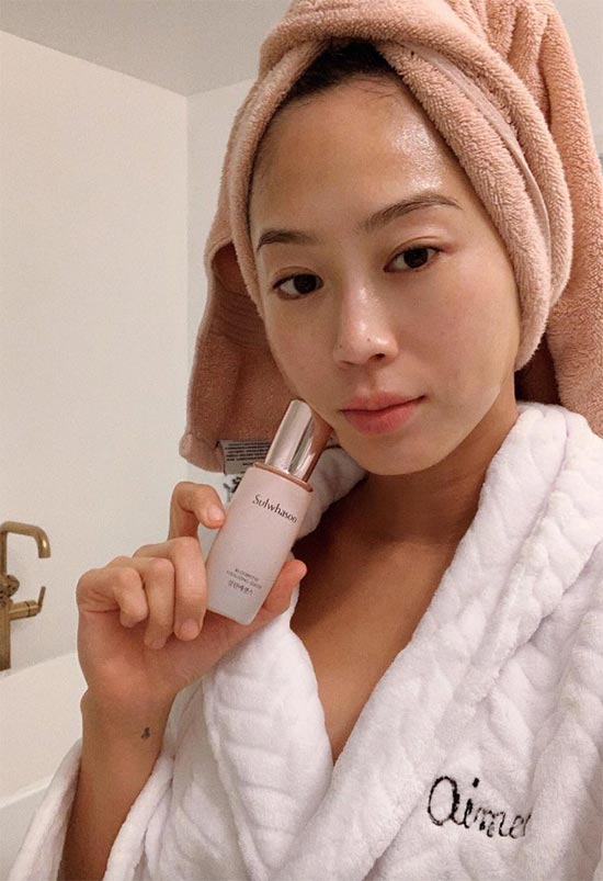 The Ultimate Guide to Korean Skincare: Your Complete AM/PM Routine