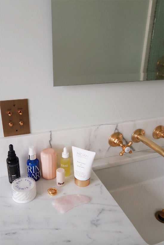 Gua Sha for the Face: Benefits, Techniques & How-To