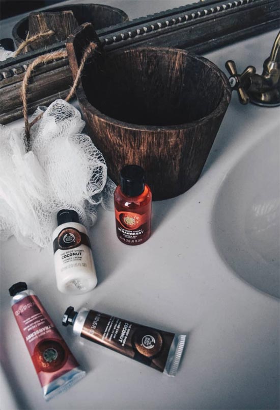 Coconut Oil for Skin: Benefits, Uses & How to Apply