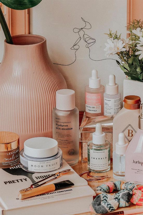 Unlock Radiant Skin: The Benefits & Best Uses of Facial Oils
