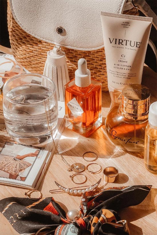Unlock Radiant Skin: The Benefits & Best Uses of Facial Oils