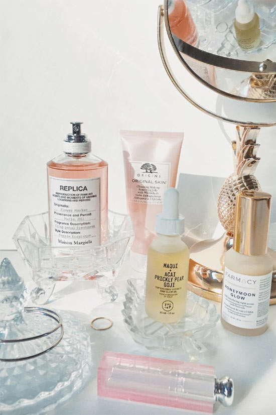 Unlock Radiant Skin: The Benefits & Best Uses of Facial Oils