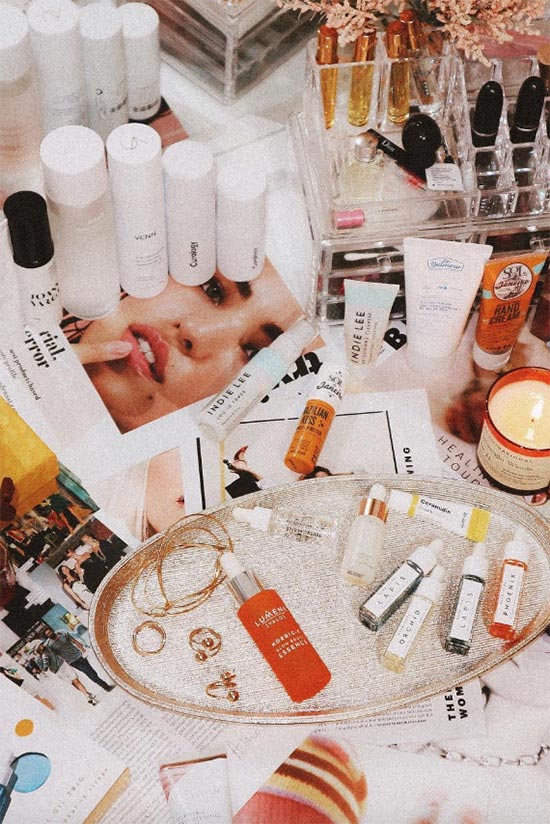 Unlock Radiant Skin: The Benefits & Best Uses of Facial Oils