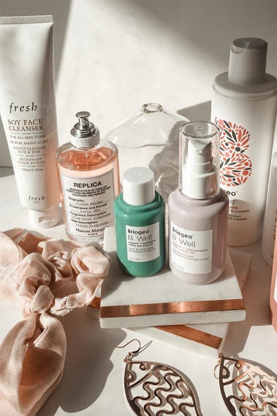 Unlock Radiant Skin: The Benefits & Best Uses of Facial Oils
