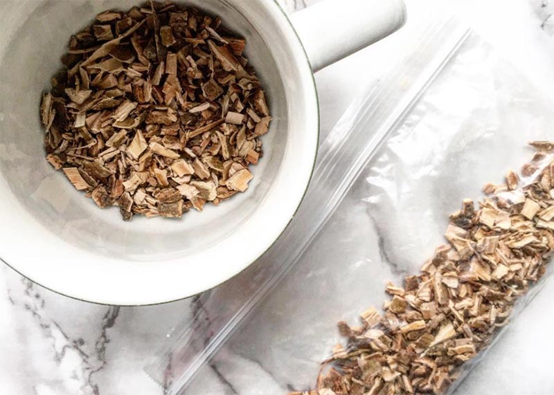 Willow Bark Extract: Benefits for Skin, Safety & Uses