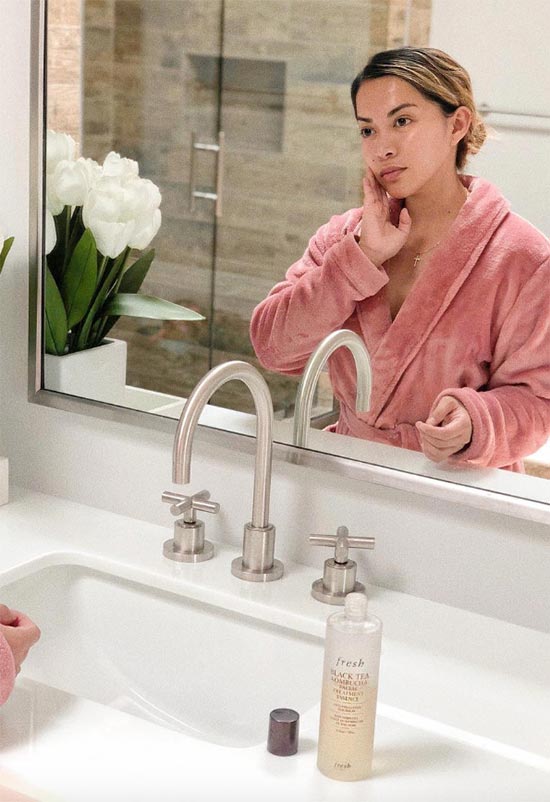 K-Beauty Facial Essences: Your Complete Guide to Hydration & Glowing Skin