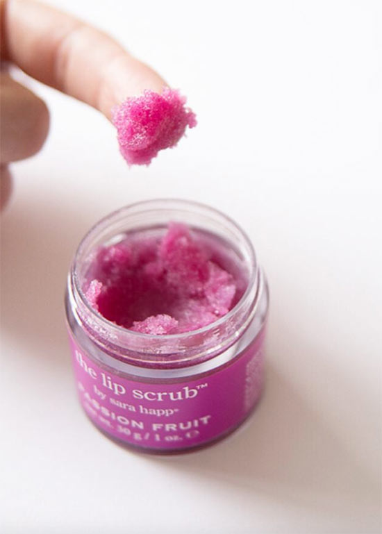 Exfoliate & Hydrate: A Guide to Using Lip Scrubs for Healthy Lips