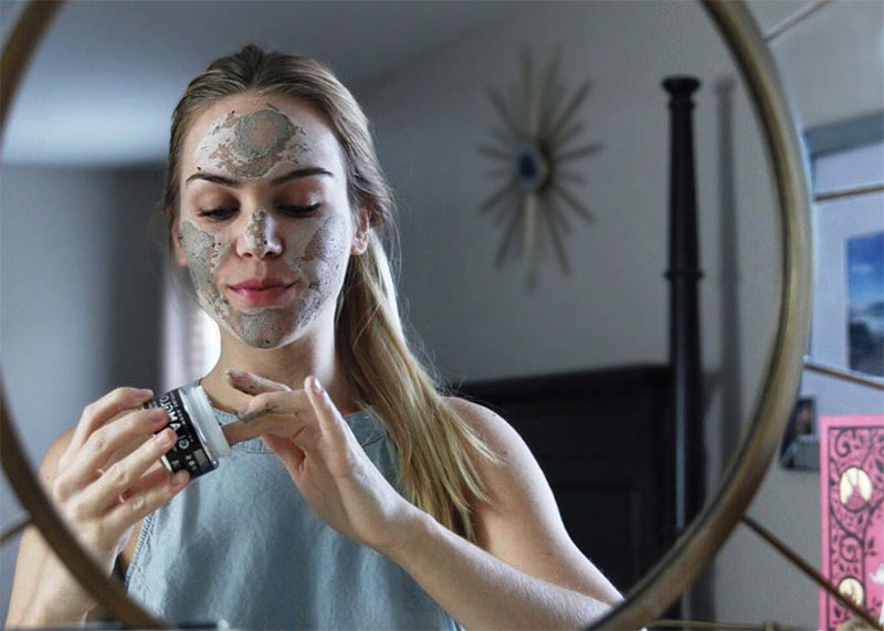 Bentonite Clay for Skin: Benefits, Uses & DIY Mask